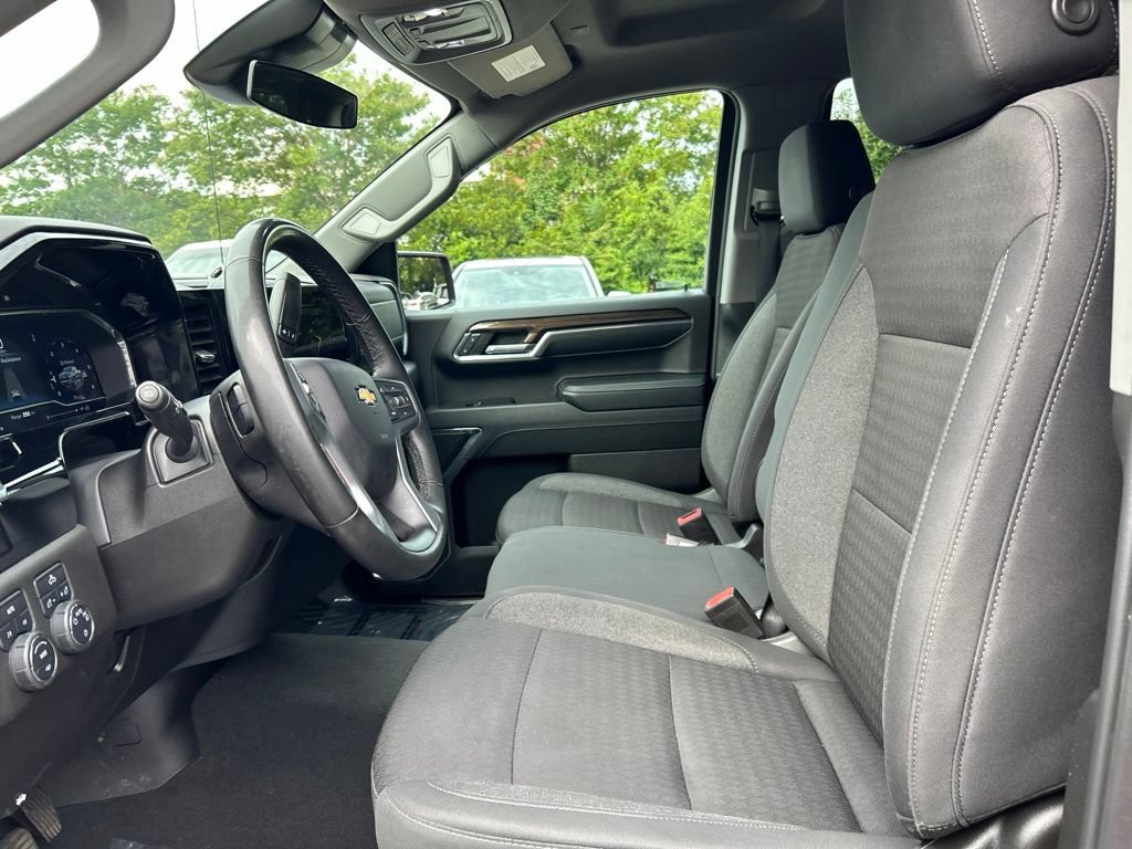 Used 2024 Chevrolet Silverado 1500 LT AWD/4WD image 18