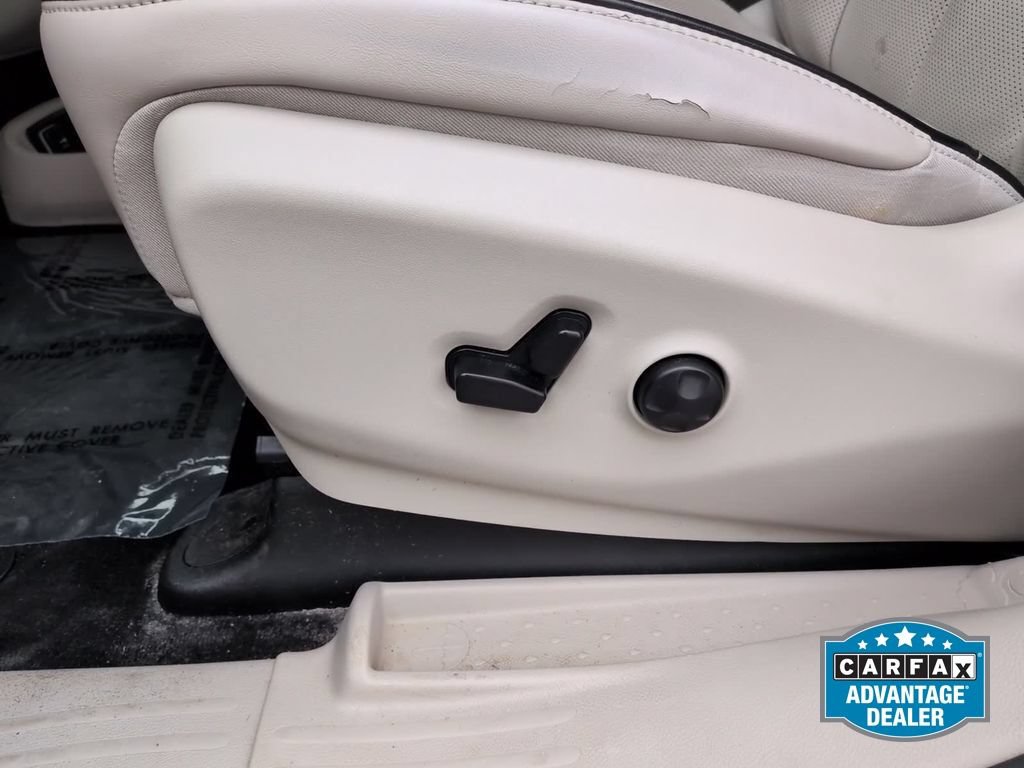 Used 2020 Chrysler Pacifica Limited w/ Advanced Safetytec Group FWD image 14
