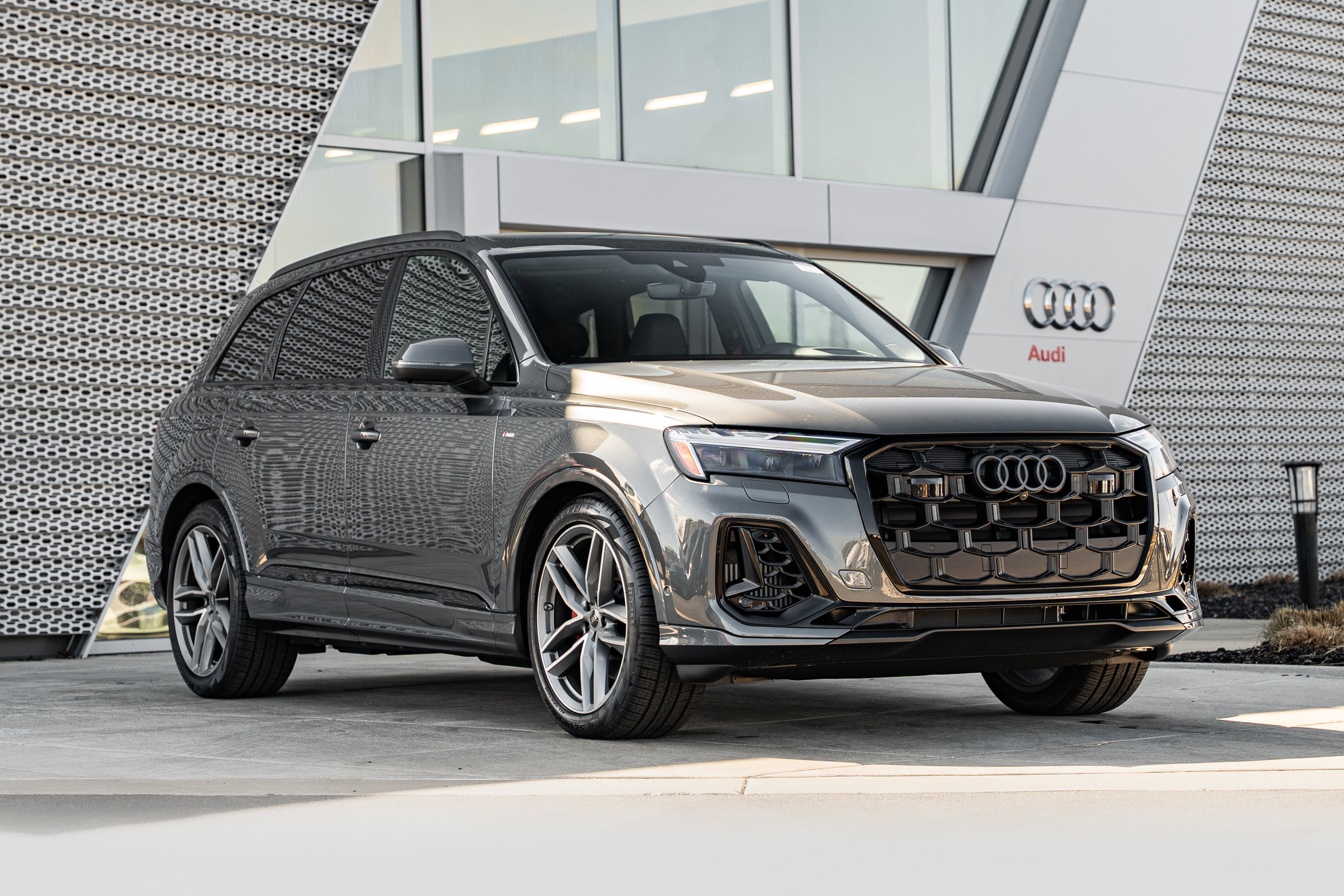 Certified 2026 Audi Q7 3.0T Prestige AWD/4WD image 1
