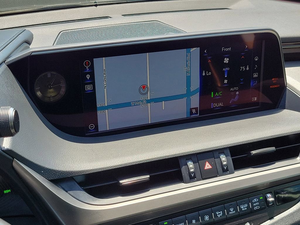 Used 2019 Lexus ES 300h w/ Luxury Package image 31