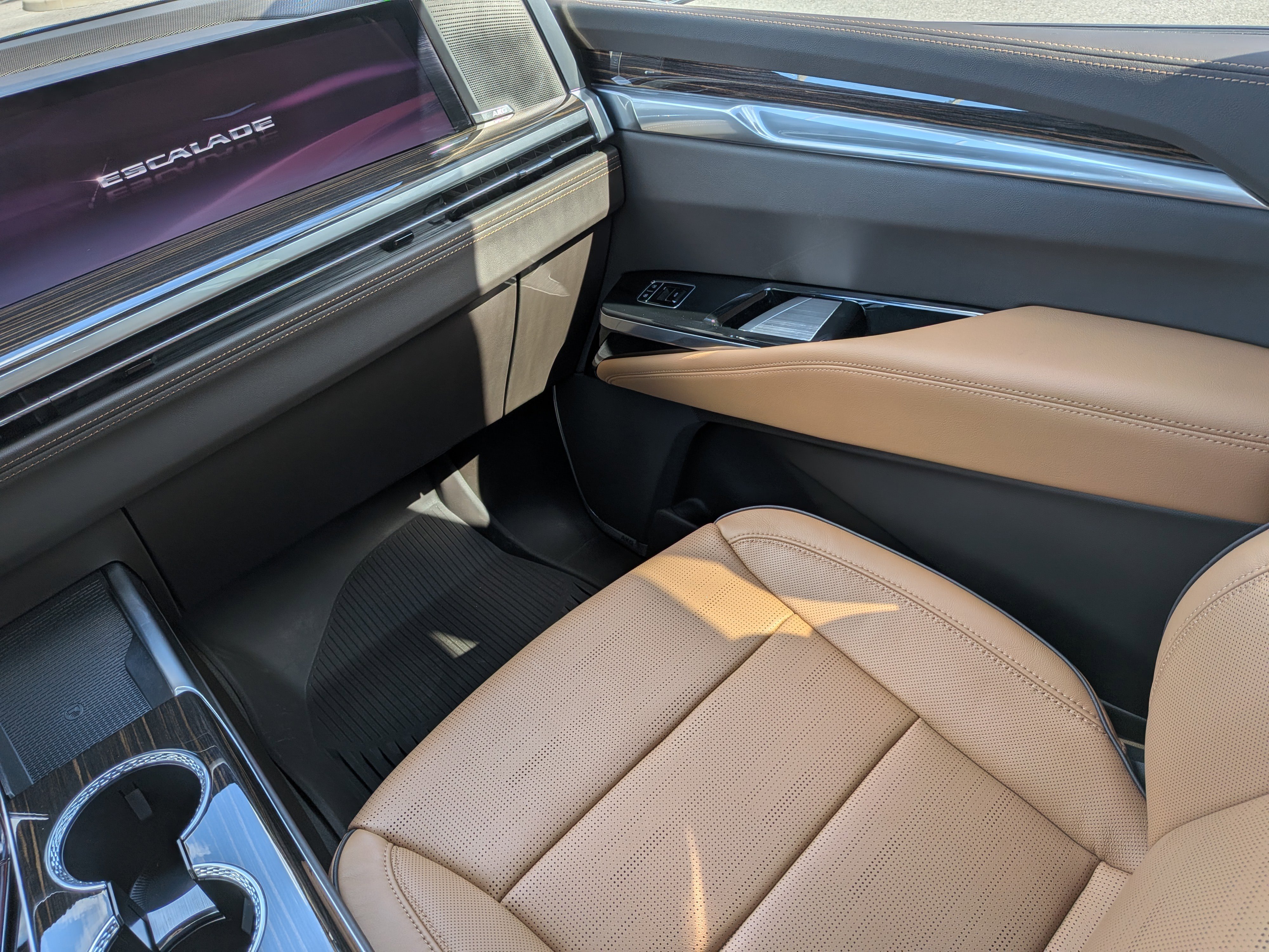 Certified 2025 Cadillac Escalade Premium Luxury w/ LPO, Floor Liner Package RWD image 16