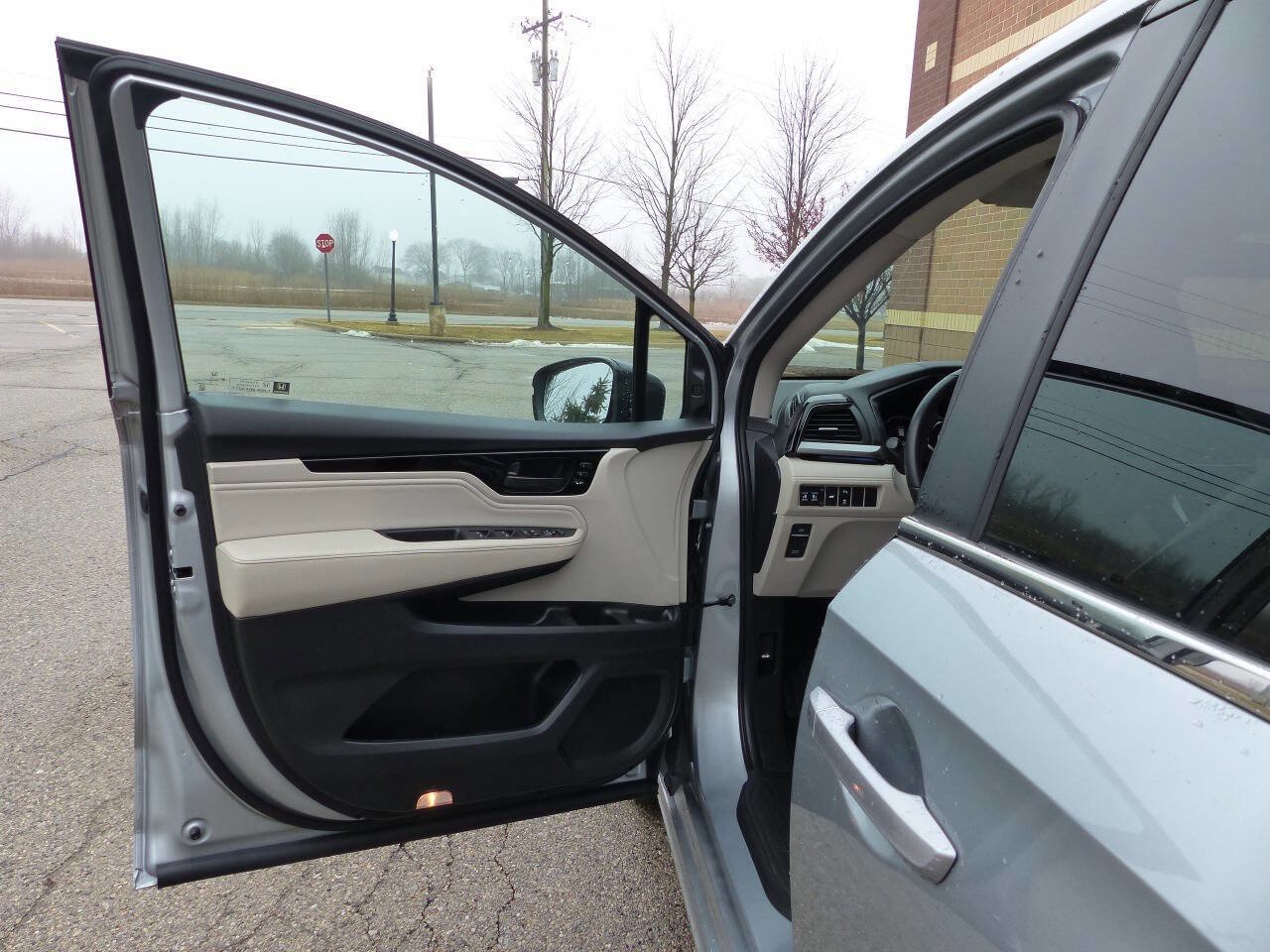 Used 2025 Honda Odyssey Touring image 17