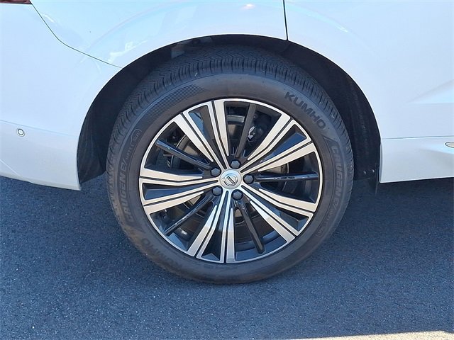 Used 2023 Volvo XC60 B6 Ultimate image 30