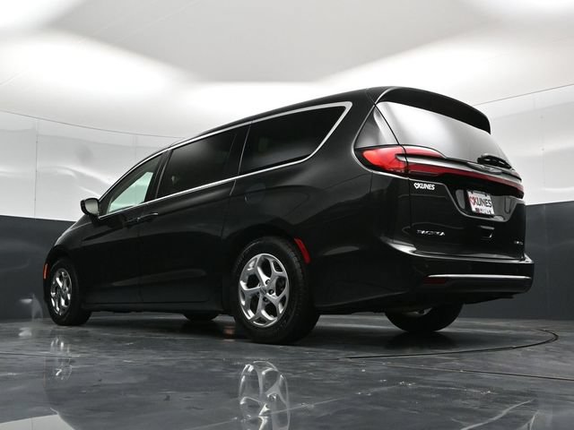 Certified 2024 Chrysler Pacifica Limited FWD image 65