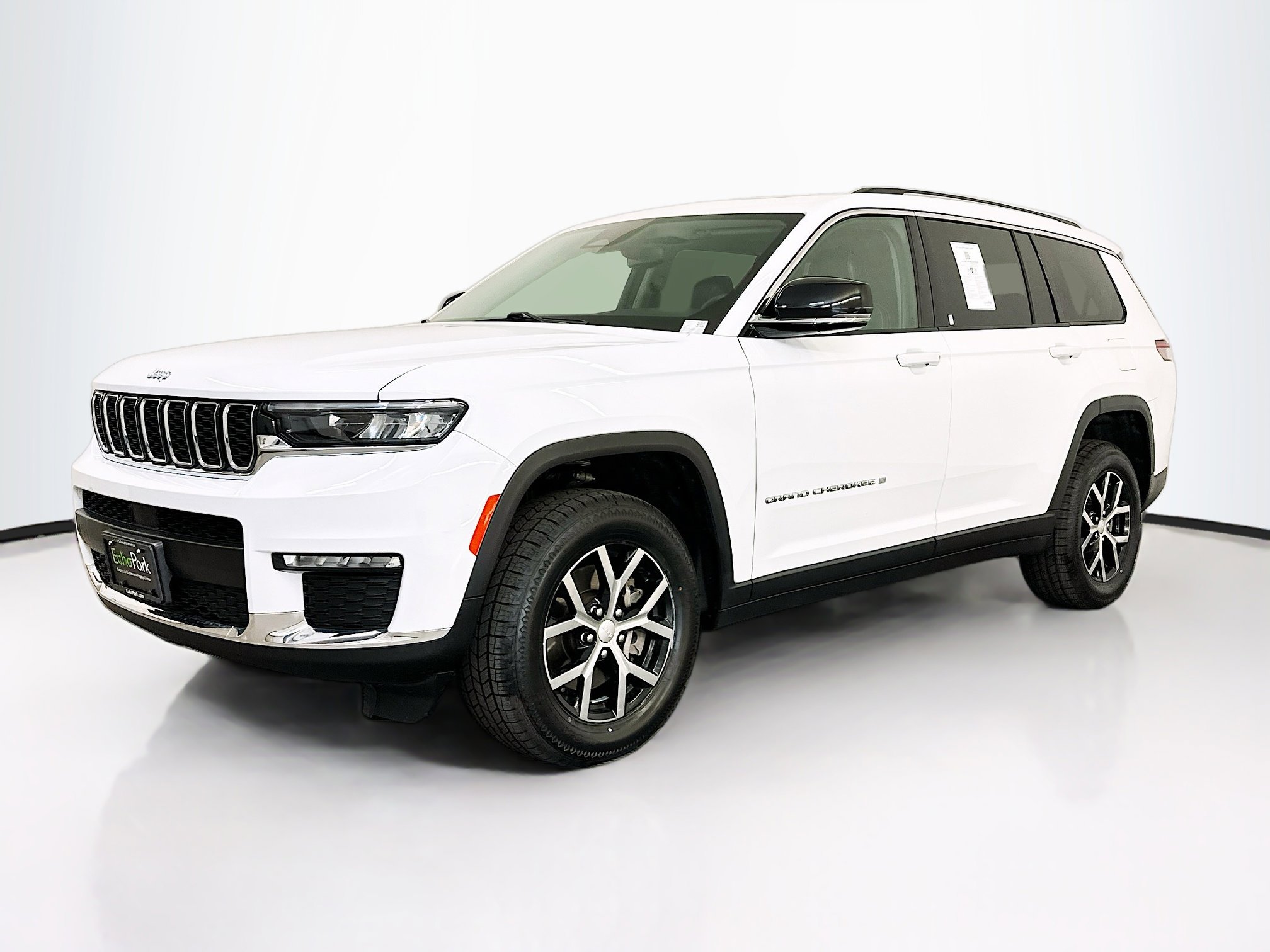 Used 2023 Jeep Grand Cherokee L Limited image 3