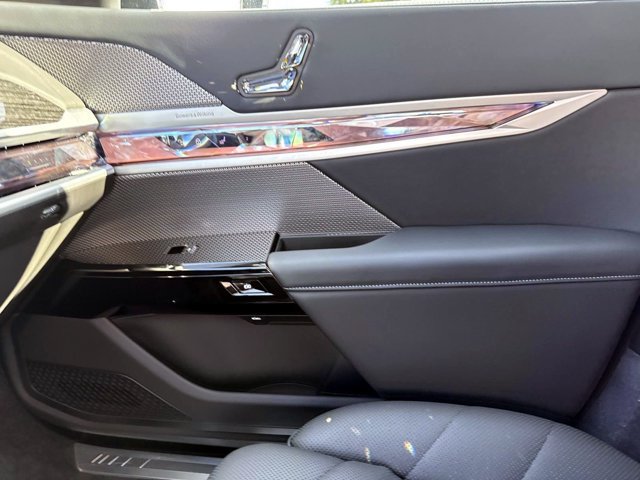Used 2026 BMW 740i RWD image 22