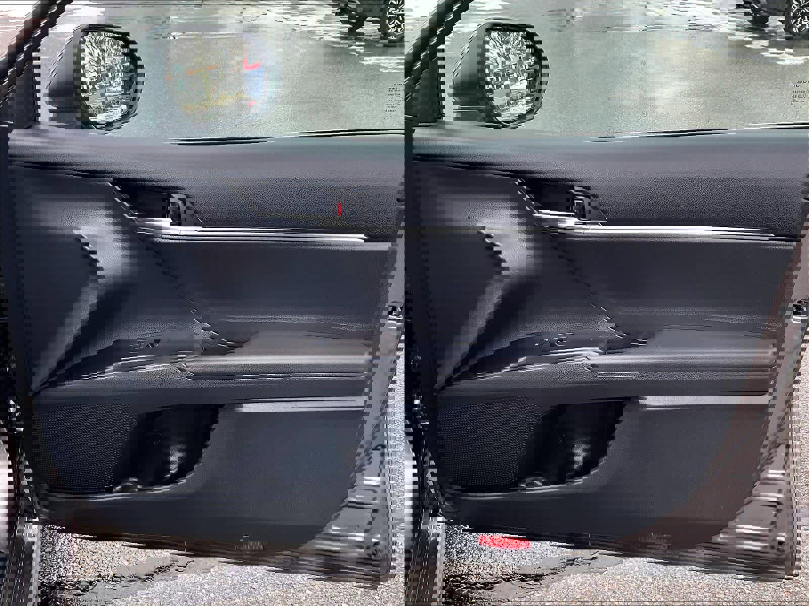 Used 2024 Toyota Camry SE image 12