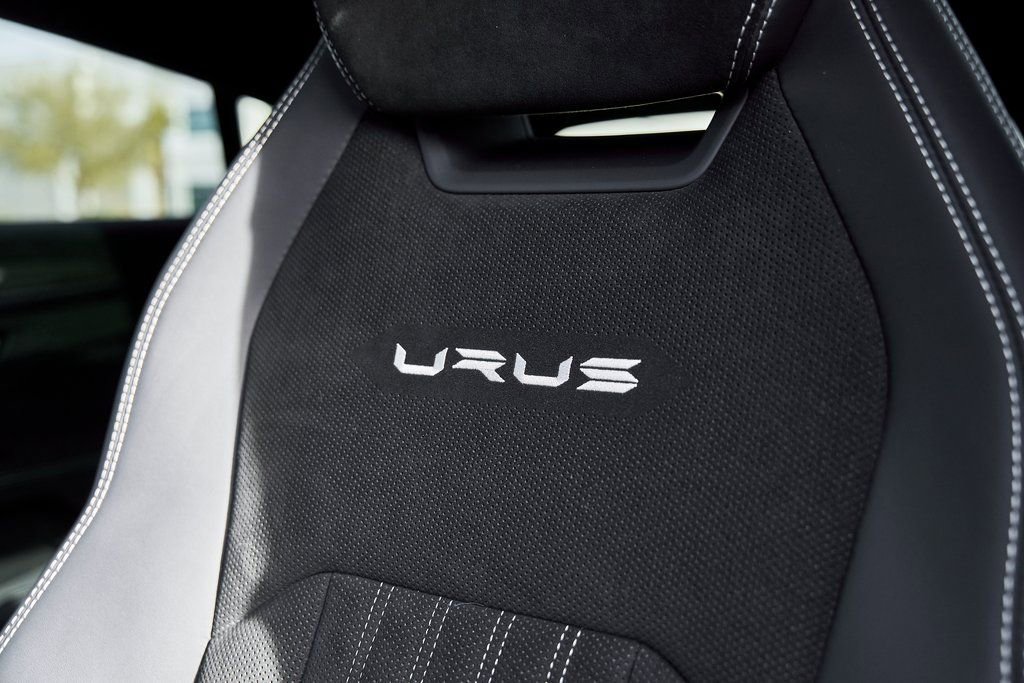 Used 2024 Lamborghini Urus Performante AWD/4WD image 53