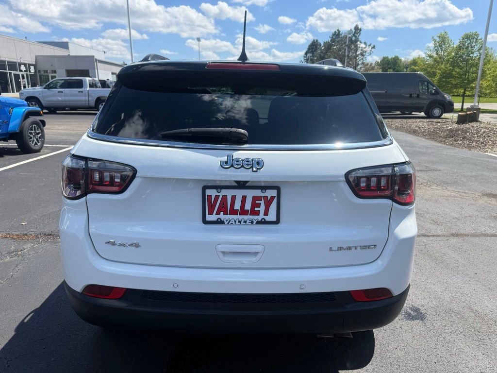 Used 2022 Jeep Compass Limited w/ Sun and Sound Group AWD/4WD image 4