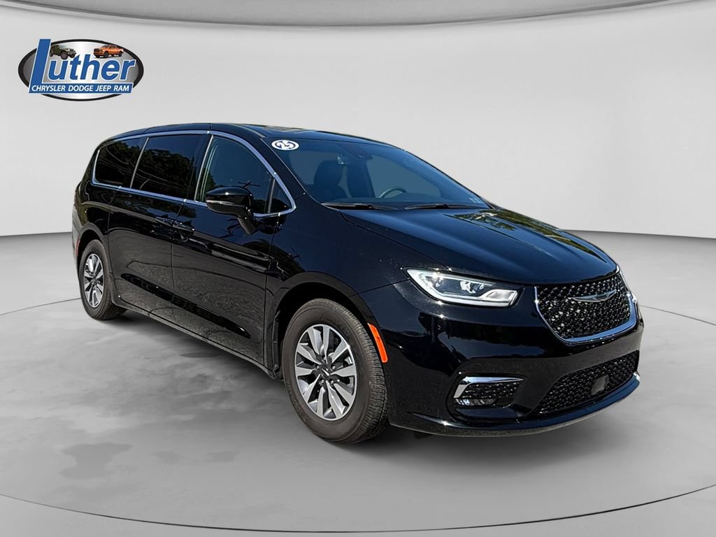 Used 2025 Chrysler Pacifica Select FWD image 7