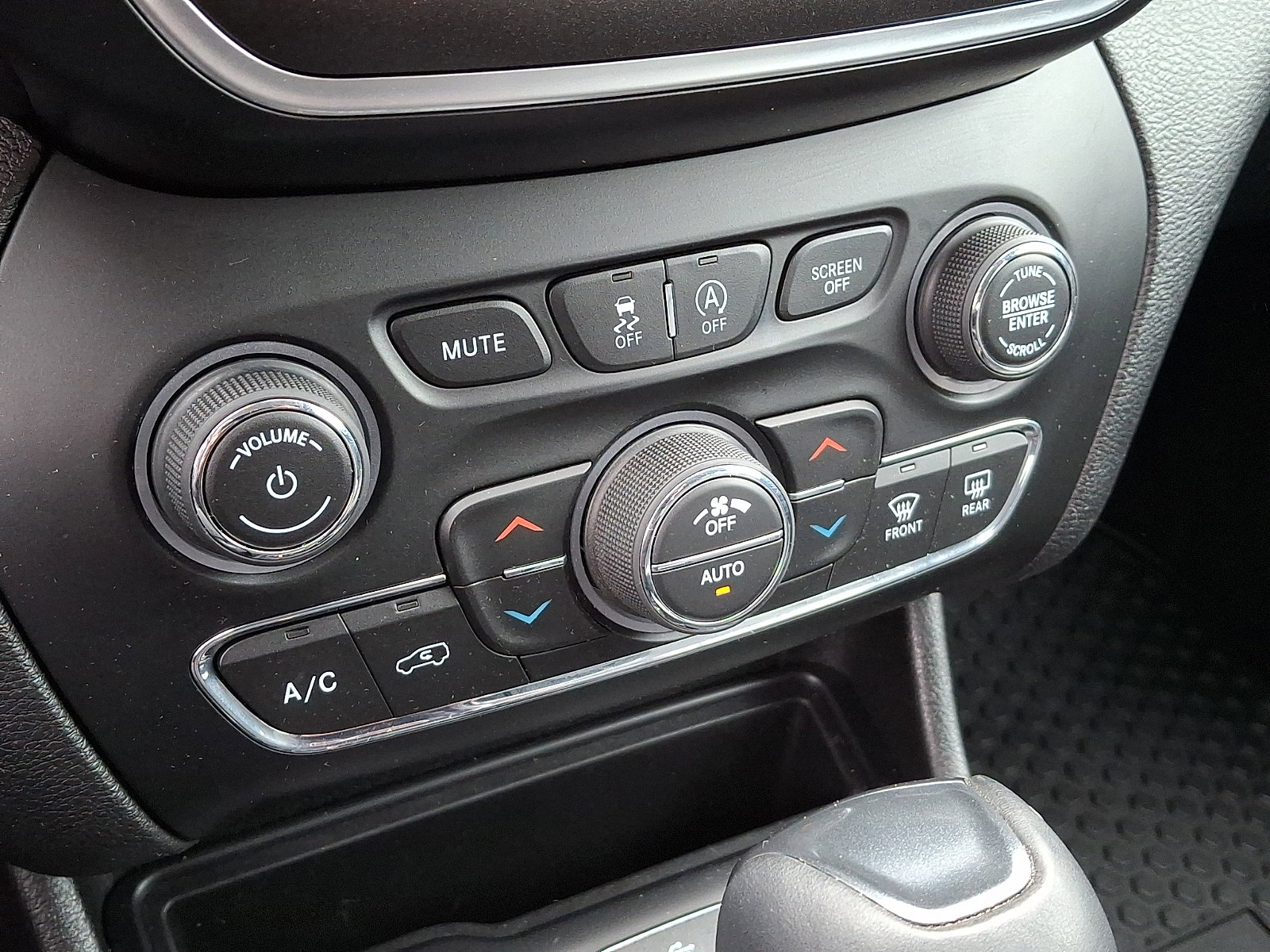 Certified 2019 Jeep Cherokee Trailhawk image 17