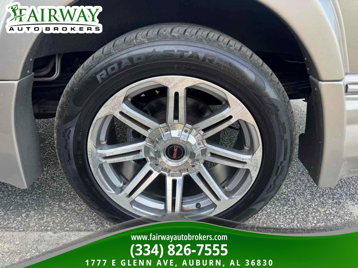 Used 2018 GMC Savana 2500 w/ Enhanced Convenience Package RWD image 32