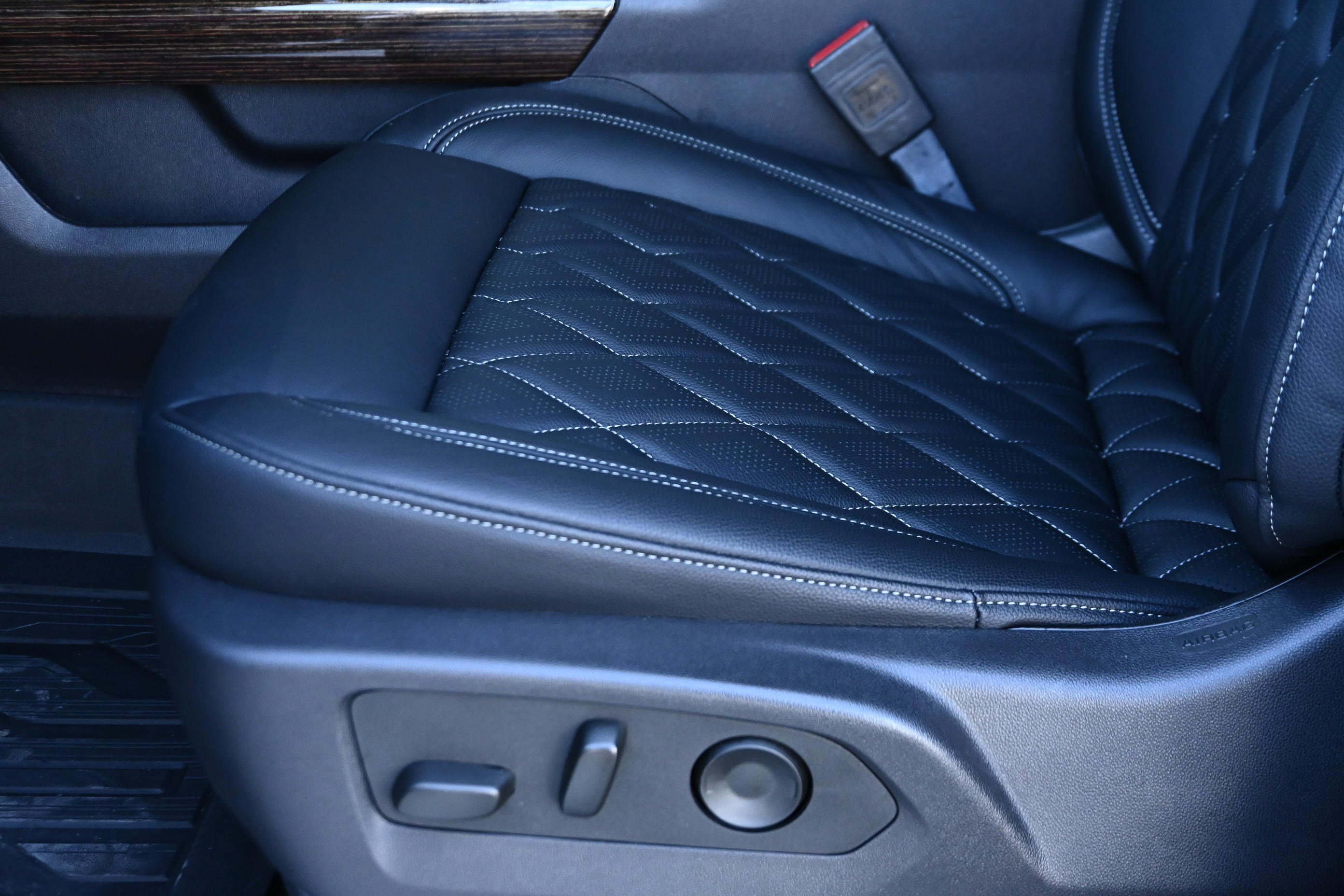 Used 2025 GMC Sierra 1500 Elevation image 30