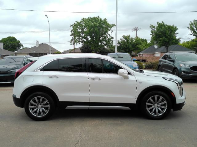 Used 2021 Cadillac XT4 Premium Luxury w/ Cold Weather Package image 5