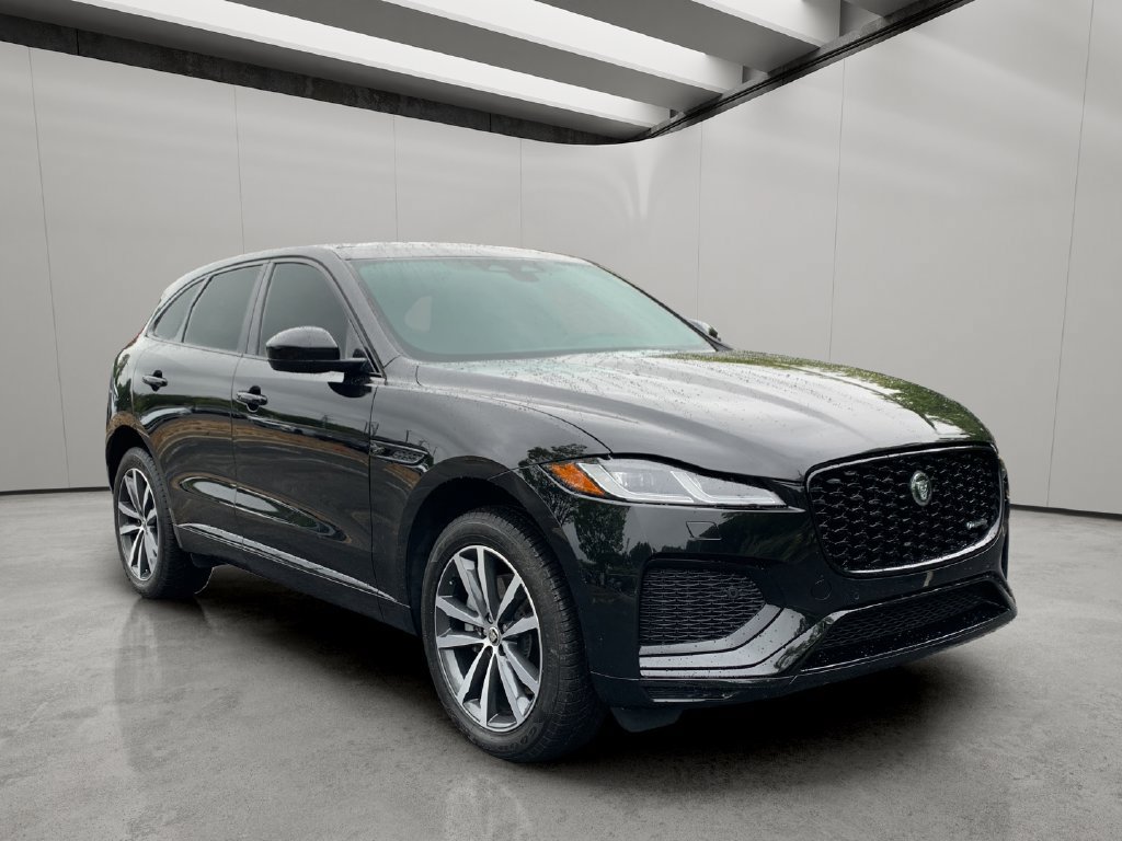 Used 2025 Jaguar F-PACE R-Dynamic S AWD/4WD image 7