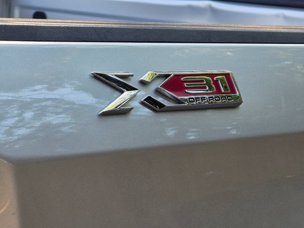 Used 2019 GMC Sierra 1500 SLT AWD/4WD image 19