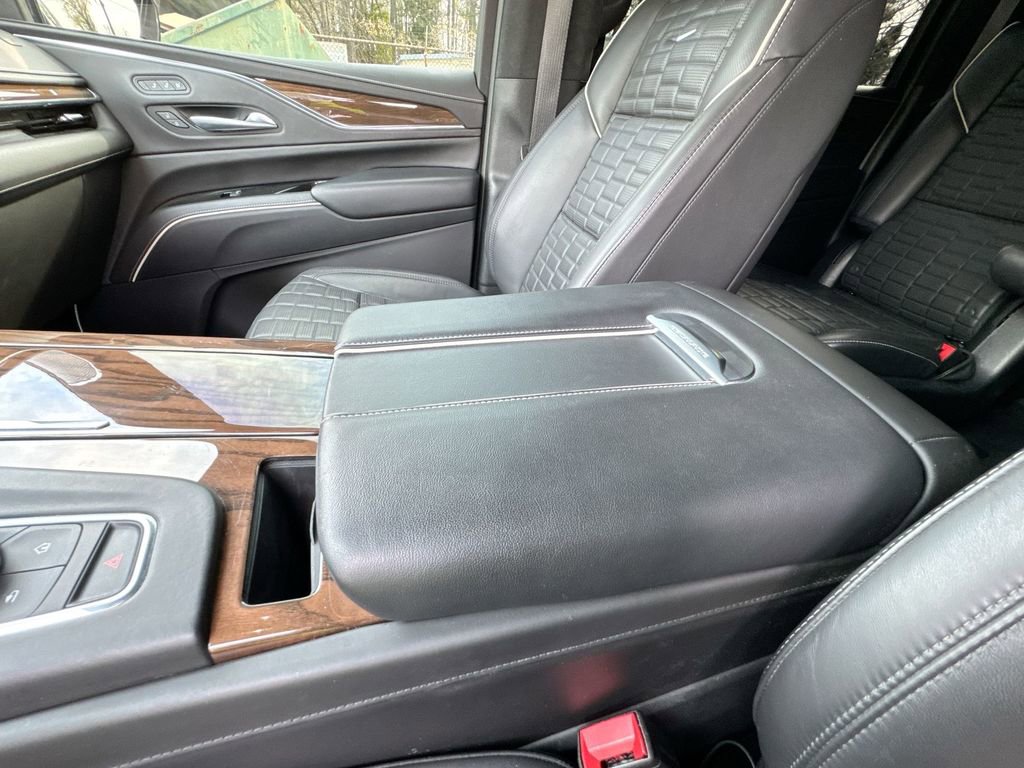 Used 2023 Cadillac Escalade ESV Premium Luxury Platinum image 24