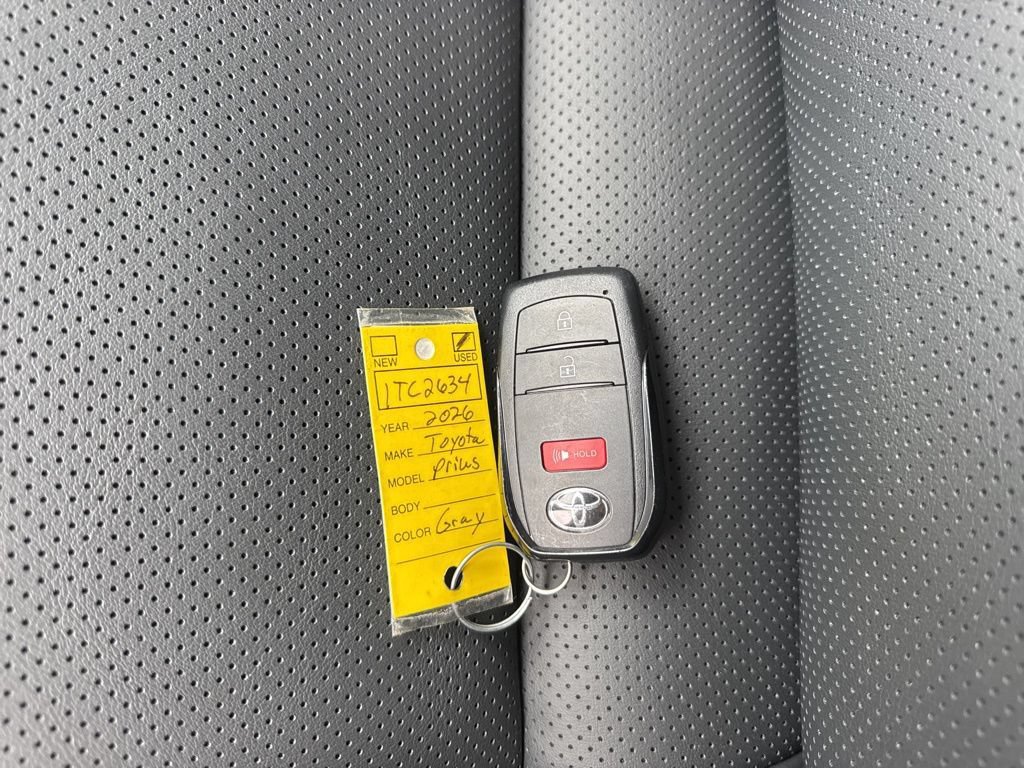 Used 2026 Toyota Prius Plug-In Hybrid FWD image 38