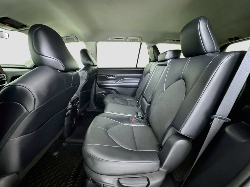 Used 2024 Toyota Grand Highlander AWD image 21