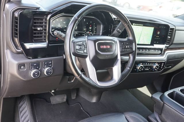 Used 2025 GMC Sierra 1500 SLT AWD/4WD image 13