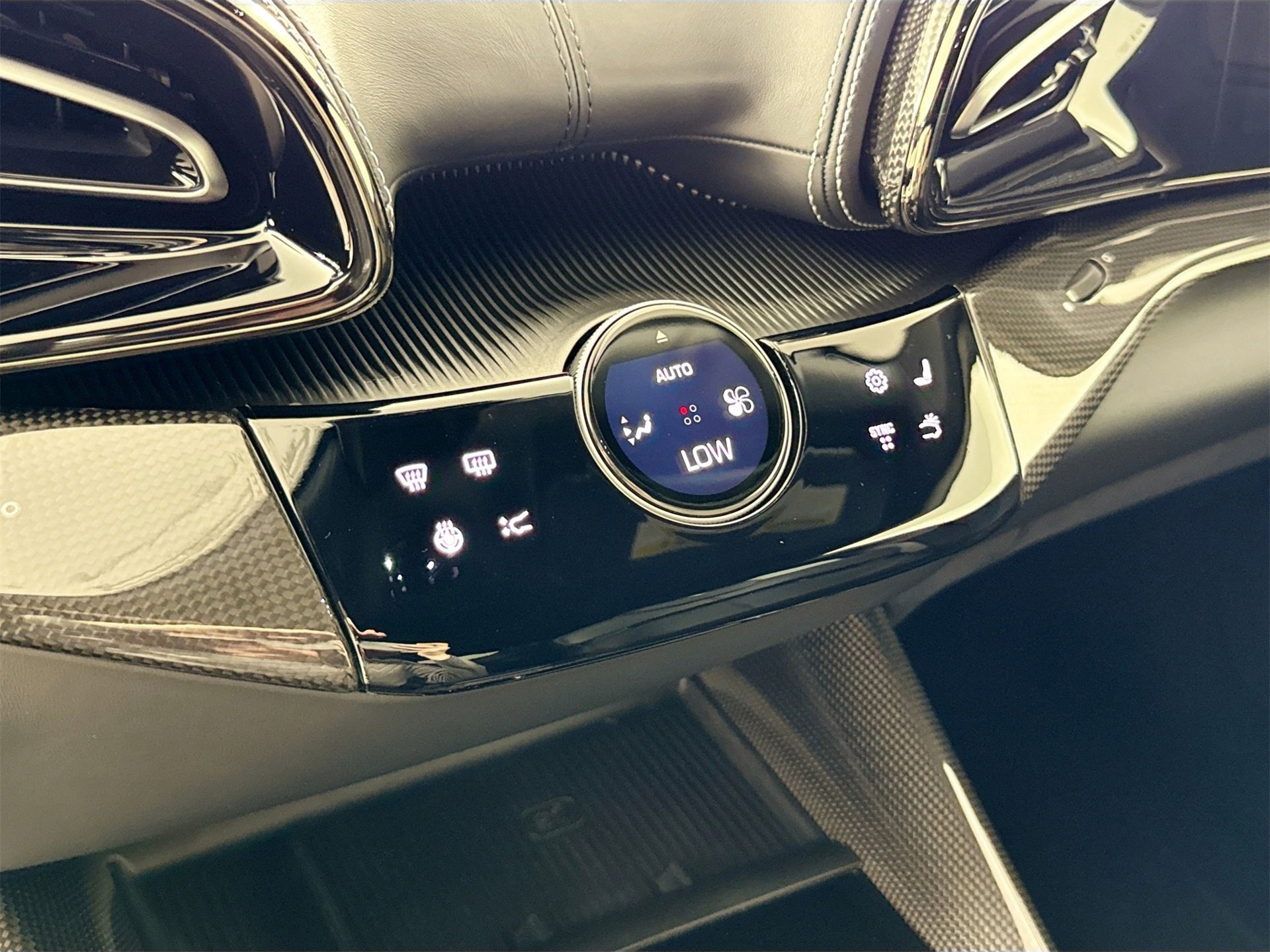 Certified 2025 Ferrari Purosangue image 12