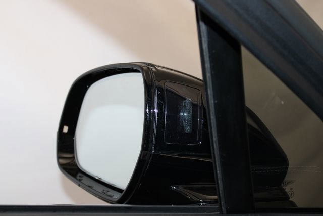 Used 2023 Bentley Bentayga Extended Wheelbase image 36