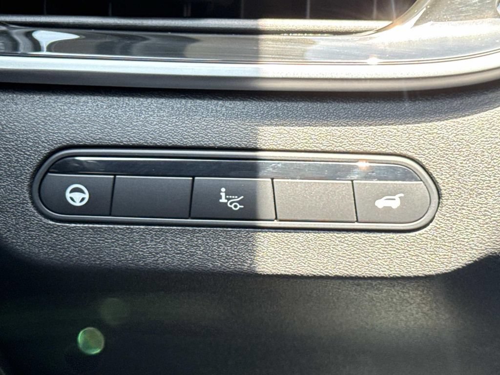 Certified 2025 INFINITI QX60 Luxe w/ Vision Package AWD/4WD image 13