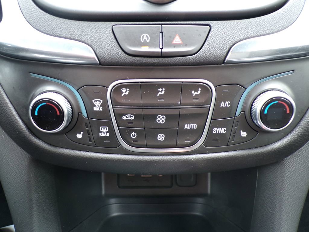 Used 2024 Chevrolet Equinox LT FWD image 27