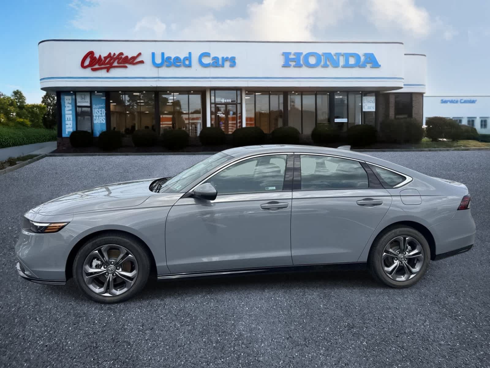 Used 2025 Honda Accord EX-L image 2