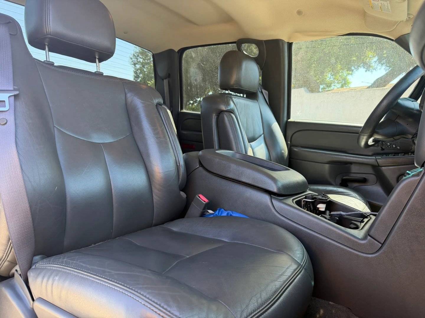 Used 2005 Chevrolet Silverado 2500 LT w/ Heavy-Duty Power Package AWD/4WD image 17