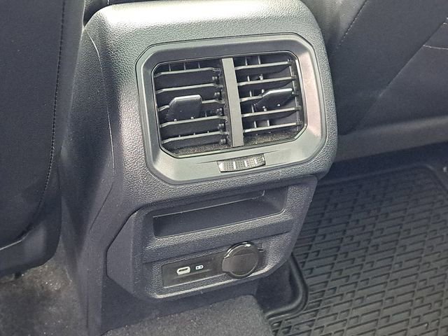 Used 2022 Volkswagen Tiguan SE image 23