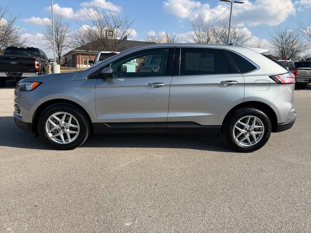 Used 2024 Ford Edge SEL w/ Convenience Package image 4
