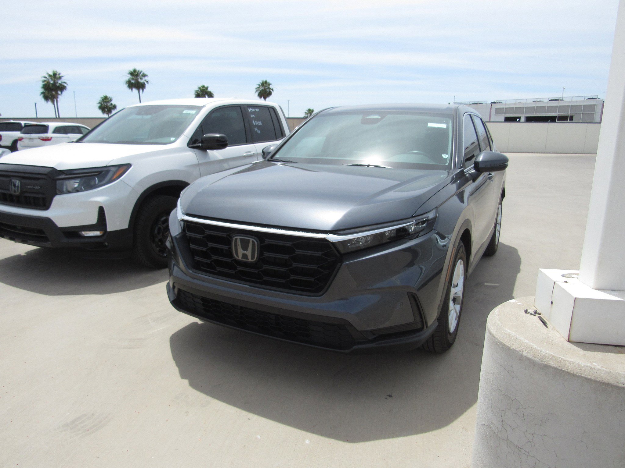 Used 2024 Honda CR-V LX image 1
