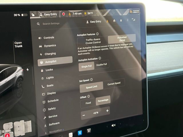 Used 2025 Tesla Model Y Long Range image 17