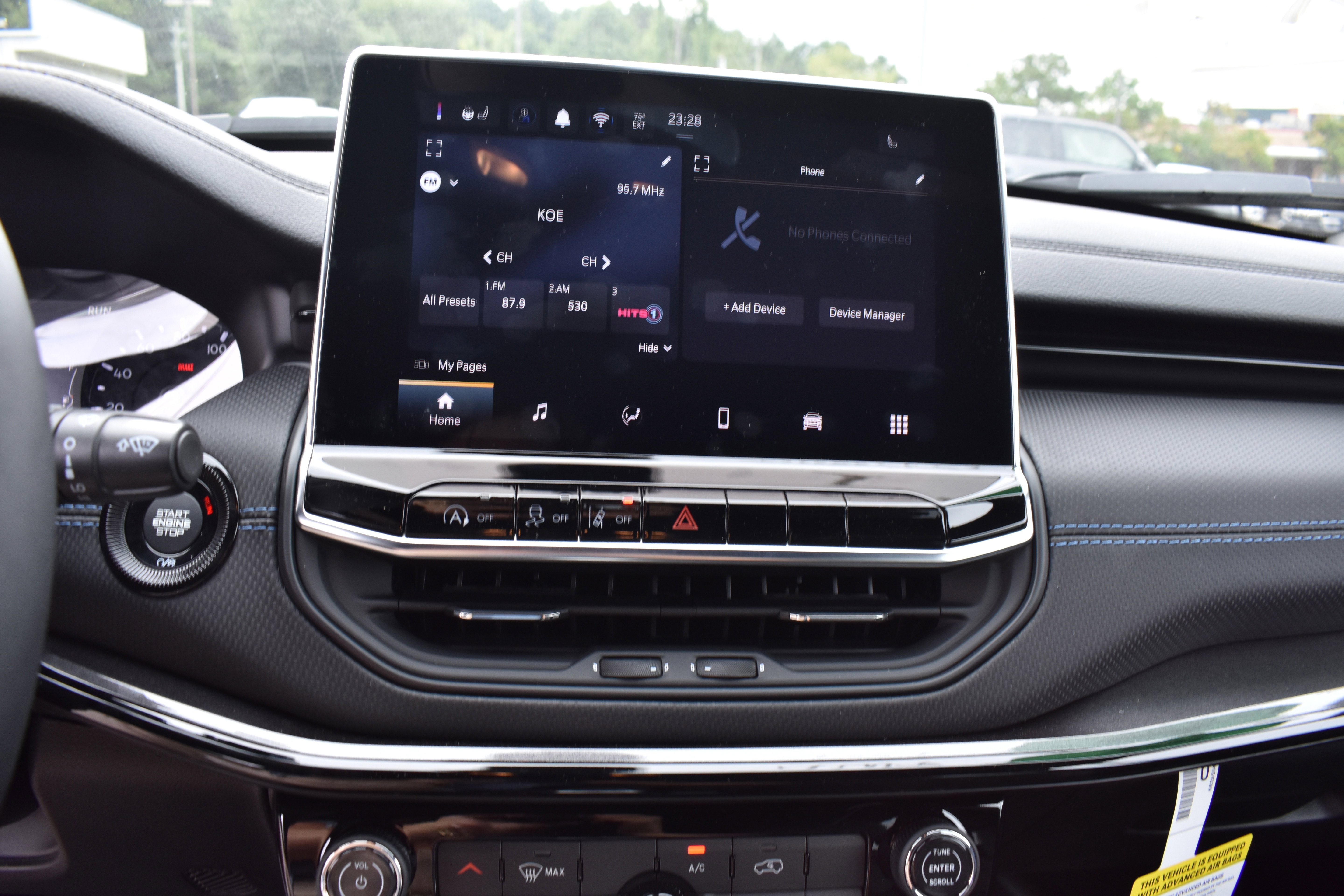 New 2025 Jeep Compass Latitude w/ Altitude Special Edition image 20