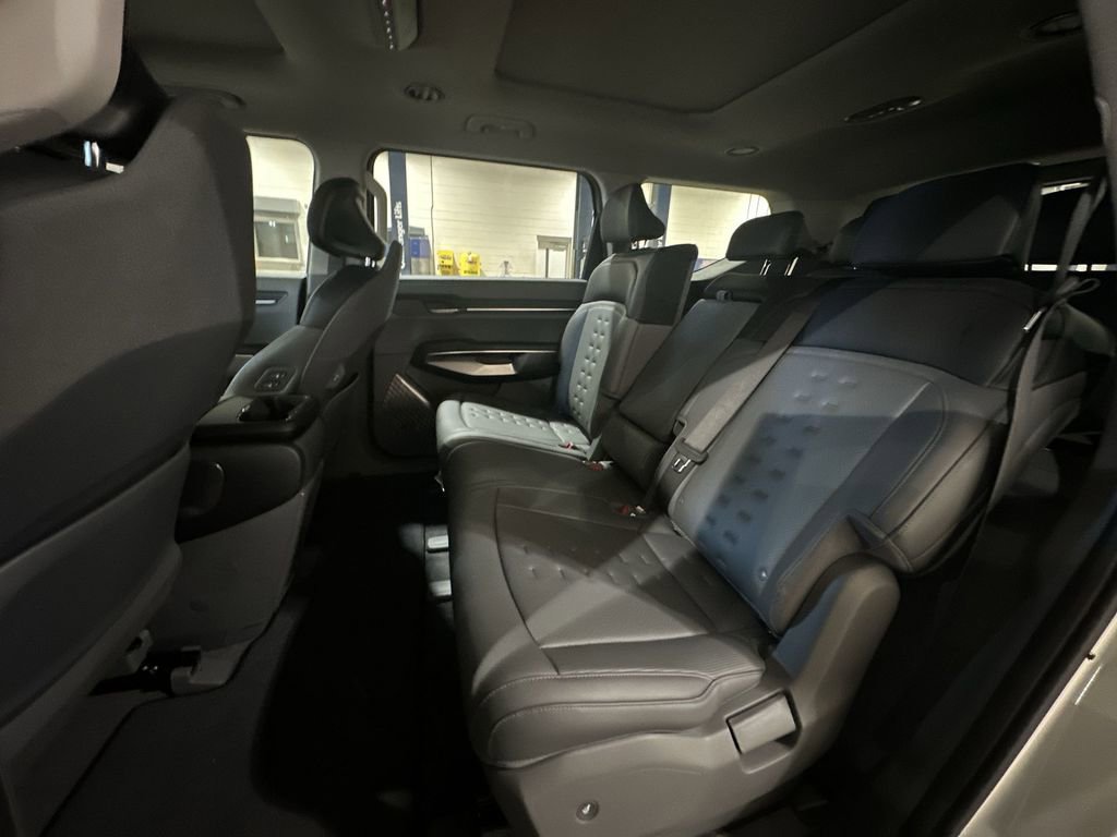 New 2026 Kia EV9 Wind image 25