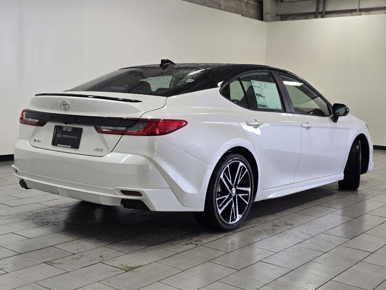 New 2026 Toyota Camry Hybrid FWD image 17