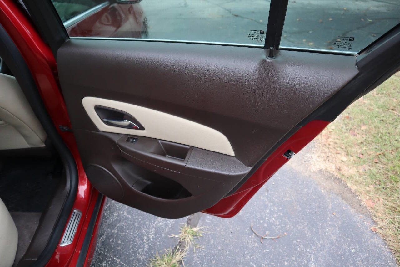 Used 2014 Chevrolet Cruze Diesel w/ Enhanced Safety Package image 14