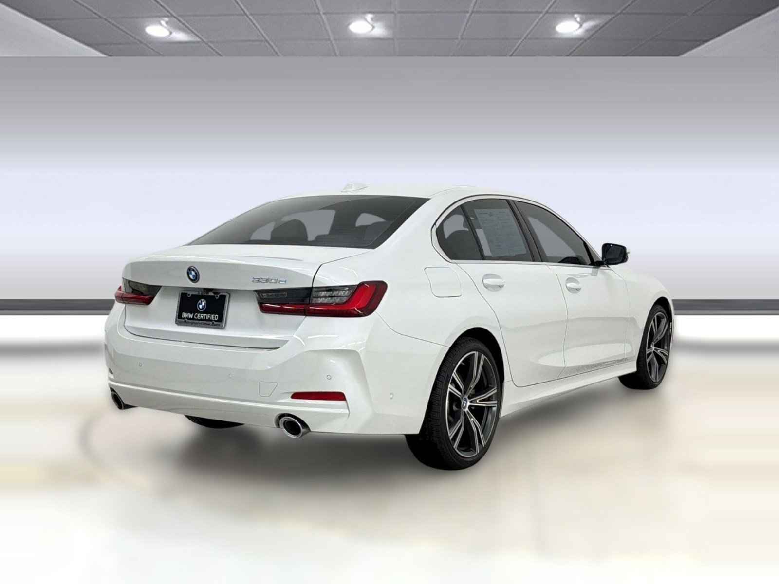 Used 2024 BMW 330e 330e w/ Premium Package image 9