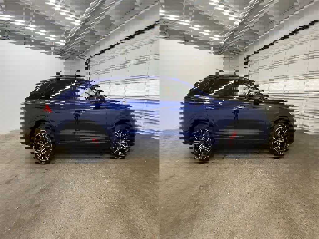 Used 2019 Audi Q8 Premium Plus w/ Premium Plus image 7