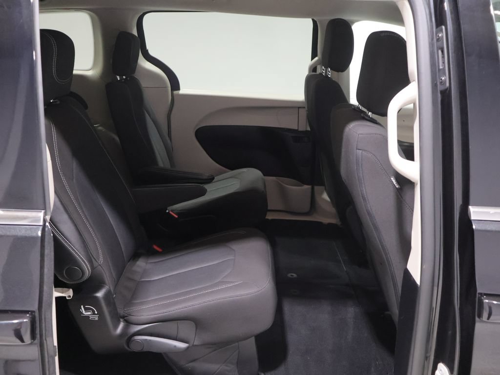 Certified 2023 Chrysler Voyager LX FWD image 23
