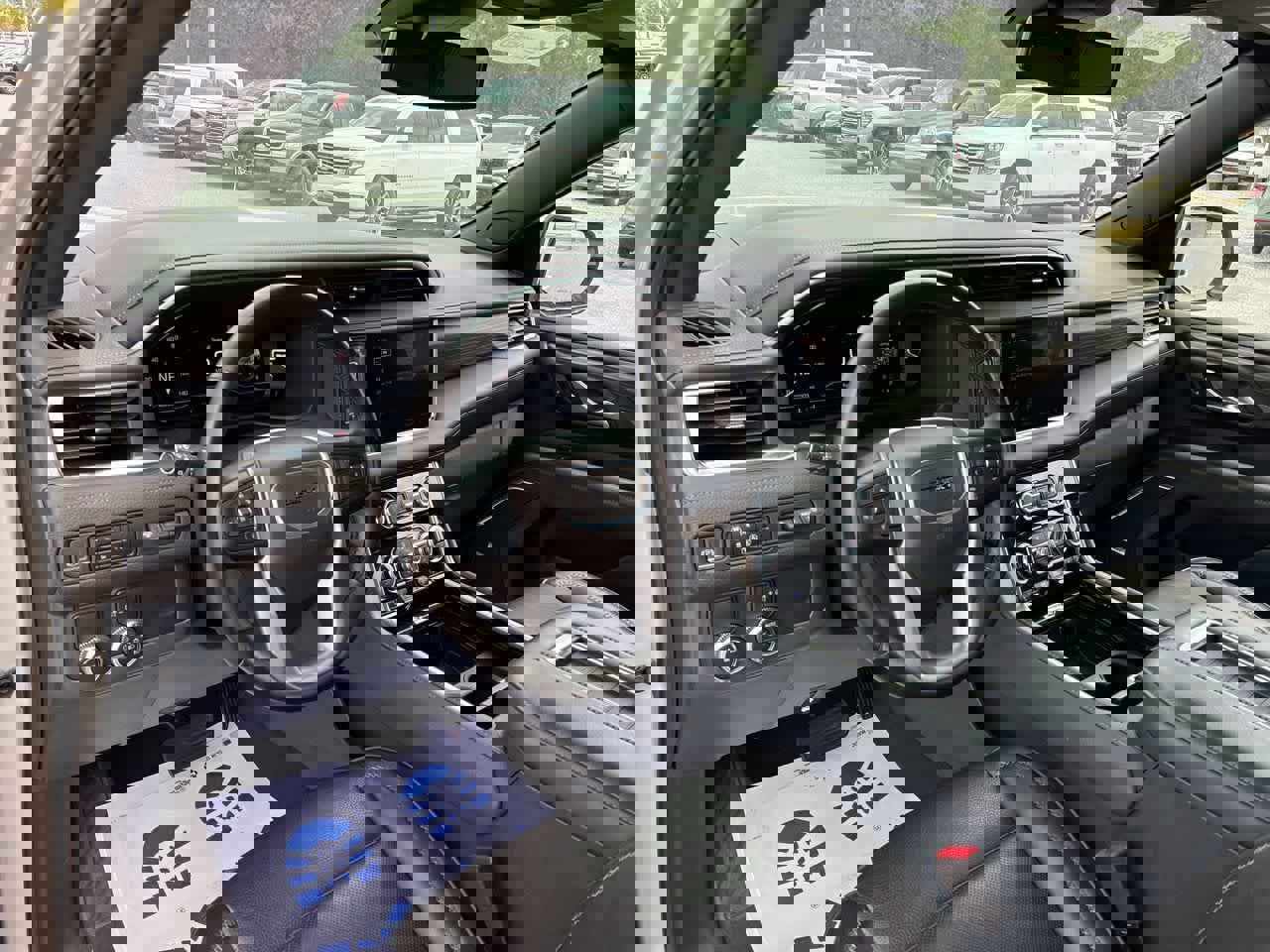 Used 2024 GMC Yukon XL Denali image 10