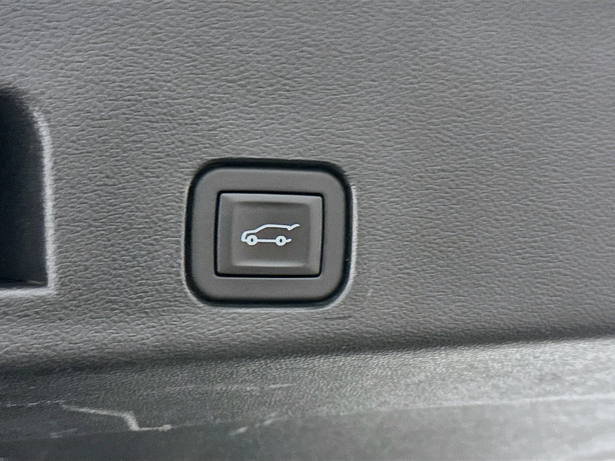 Used 2025 Chevrolet Traverse LT AWD/4WD image 32