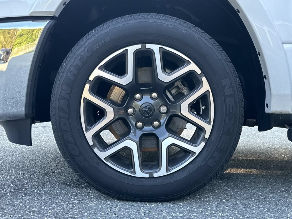 Used 2025 RAM 1500 Laramie AWD/4WD image 16