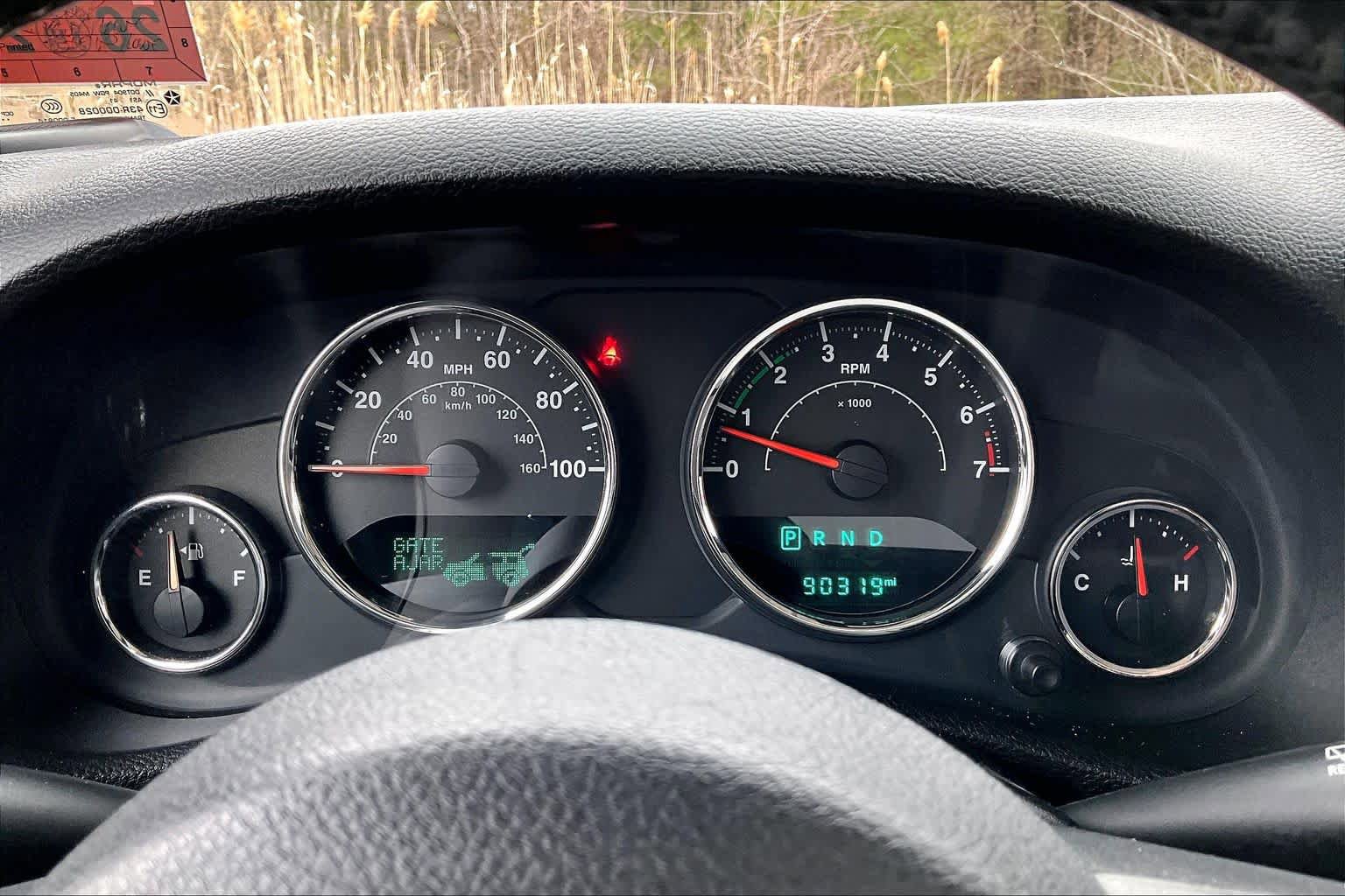 Used 2015 Jeep Wrangler Unlimited Sahara w/ Dual Top Group AWD/4WD image 26