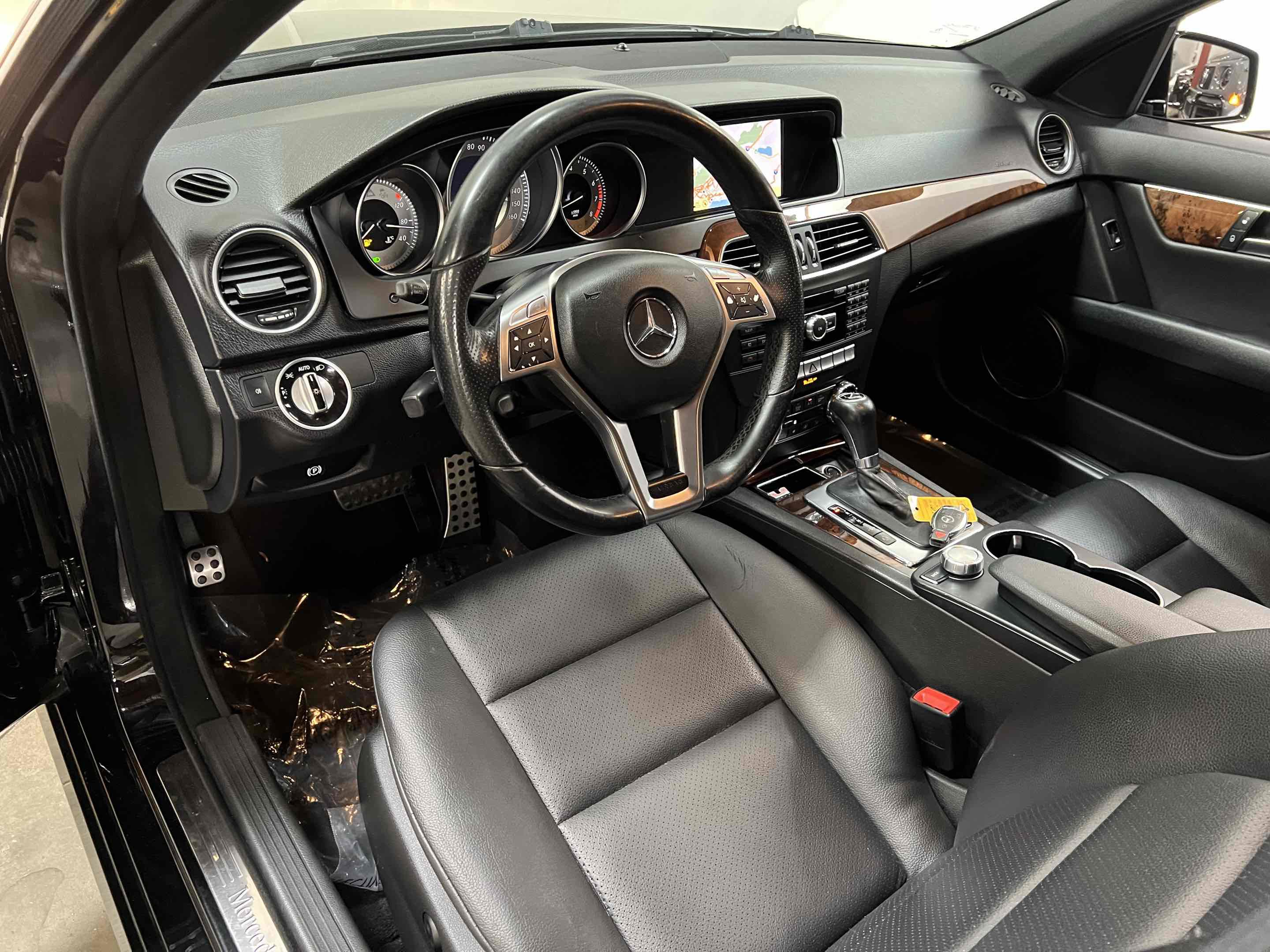 Used 2012 Mercedes-Benz C 250 Sedan image 5