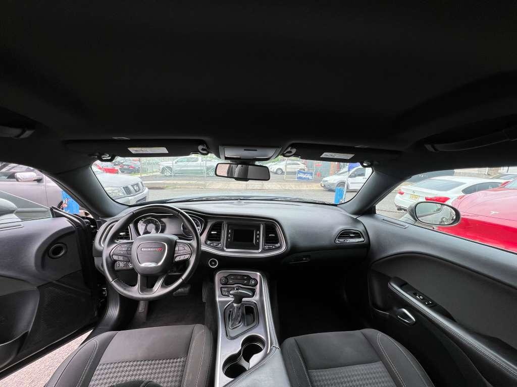 Used 2017 Dodge Challenger R/T RWD image 30