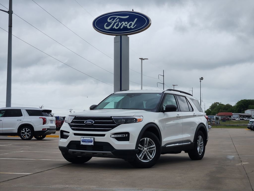 Used 2021 Ford Explorer XLT w/ Equipment Group 202A image 3