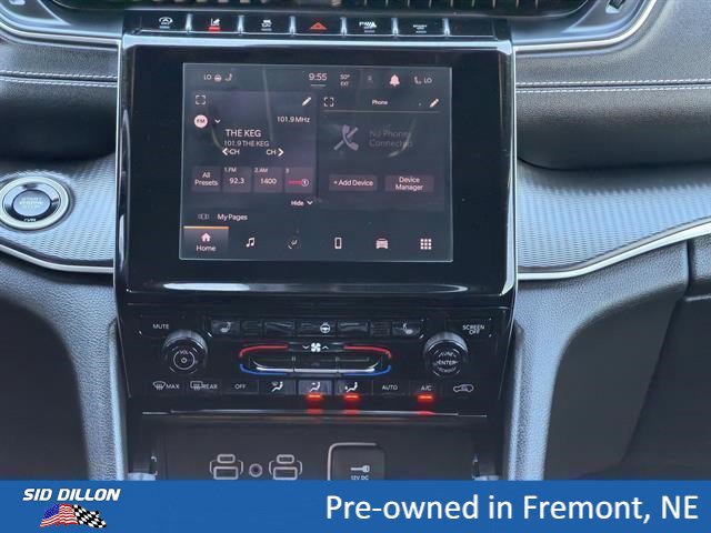 Used 2023 Jeep Grand Cherokee Altitude AWD/4WD image 11