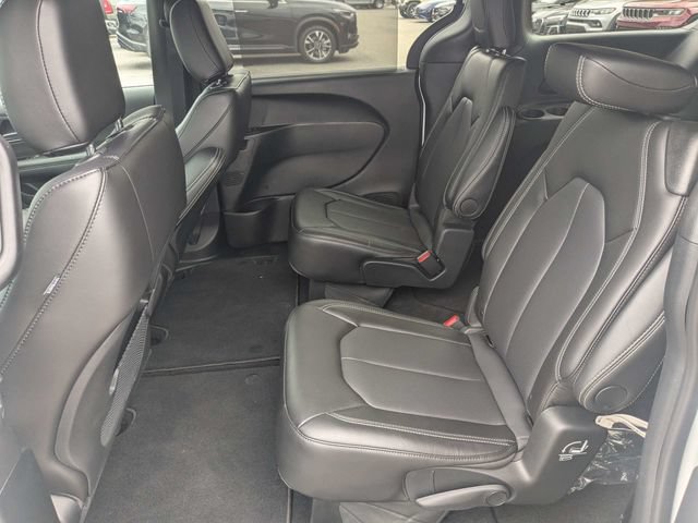 New 2025 Chrysler Voyager LX FWD image 13